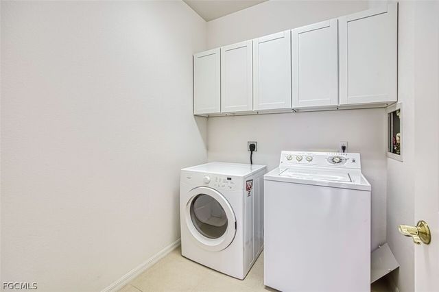 20061 Sanibel View CIR 201, Fort Myers, FL 33908