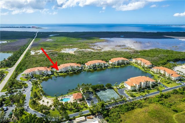 20061 Sanibel View CIR 201, Fort Myers, FL 33908