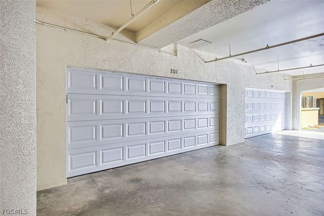 20061 Sanibel View CIR 201, Fort Myers, FL 33908