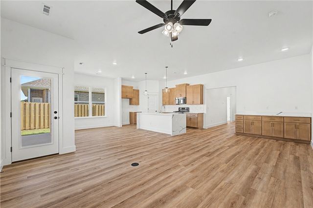 221 Kristen Lane, Centerton, AR 72719