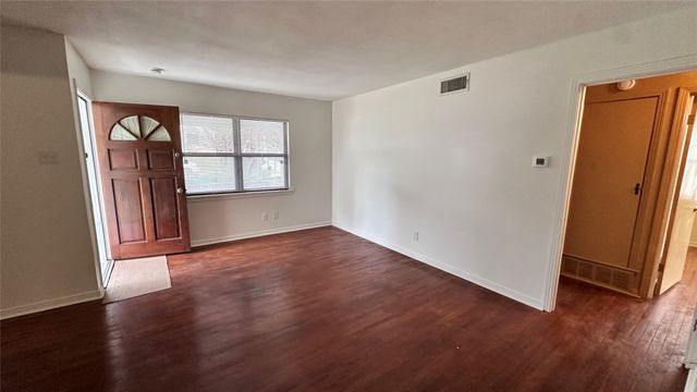 3527 S Ewing Avenue, Dallas, TX 75216