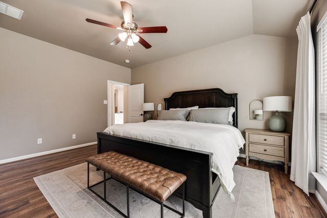 517 Goldstone Lane, Fort Worth, TX 76131