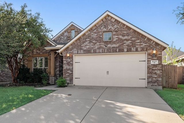 517 Goldstone Lane, Fort Worth, TX 76131