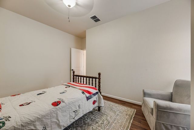 517 Goldstone Lane, Fort Worth, TX 76131