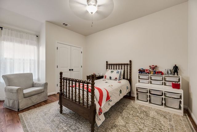 517 Goldstone Lane, Fort Worth, TX 76131