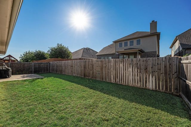 517 Goldstone Lane, Fort Worth, TX 76131