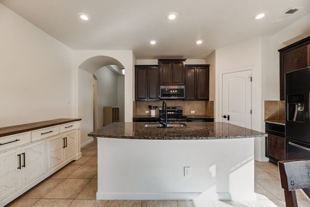 517 Goldstone Lane, Fort Worth, TX 76131