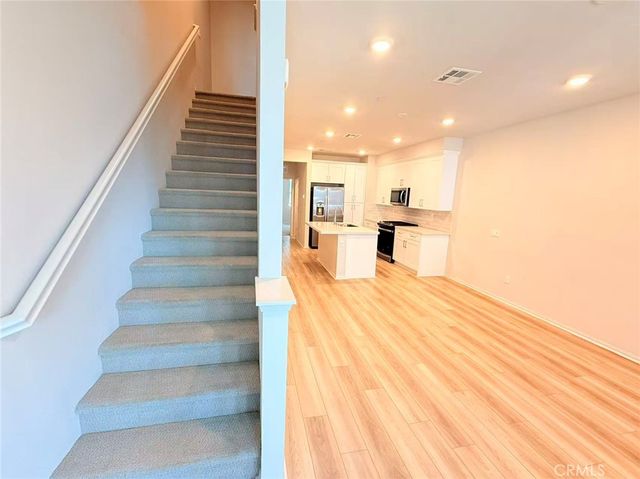 236 lockhart Way, West Covina, CA 91790