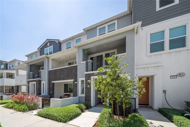 236 lockhart Way, West Covina, CA 91790