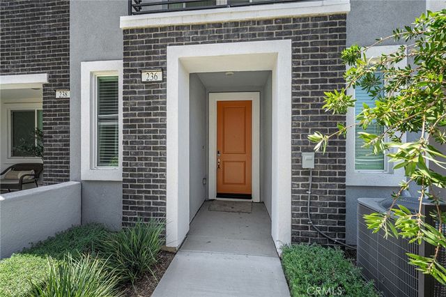 236 lockhart Way, West Covina, CA 91790
