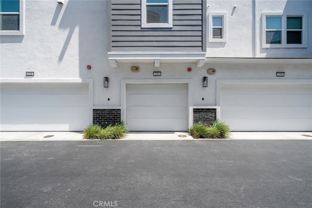 236 lockhart Way, West Covina, CA 91790