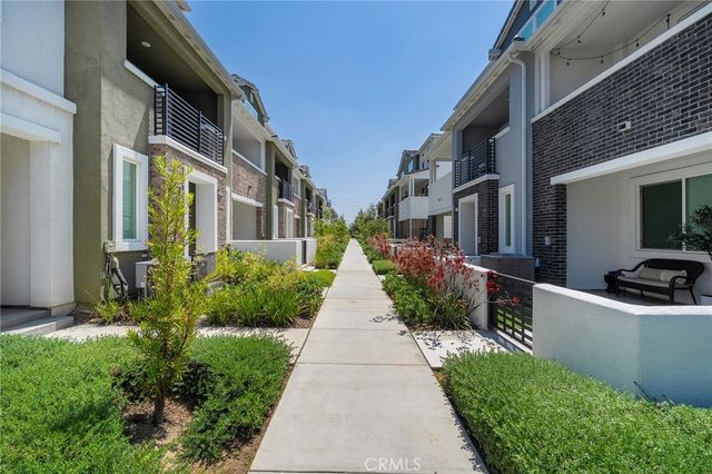 236 lockhart Way, West Covina, CA 91790