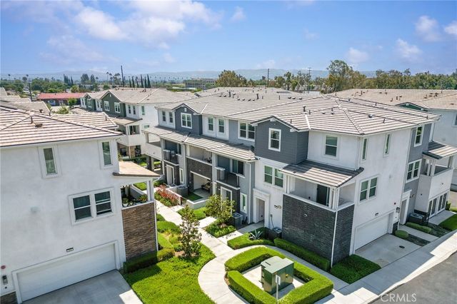 236 lockhart Way, West Covina, CA 91790
