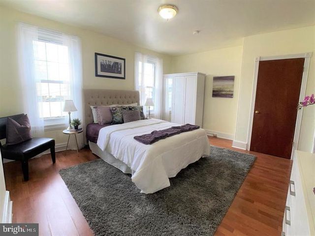 75 HARRY ST, Conshohocken, PA 19428