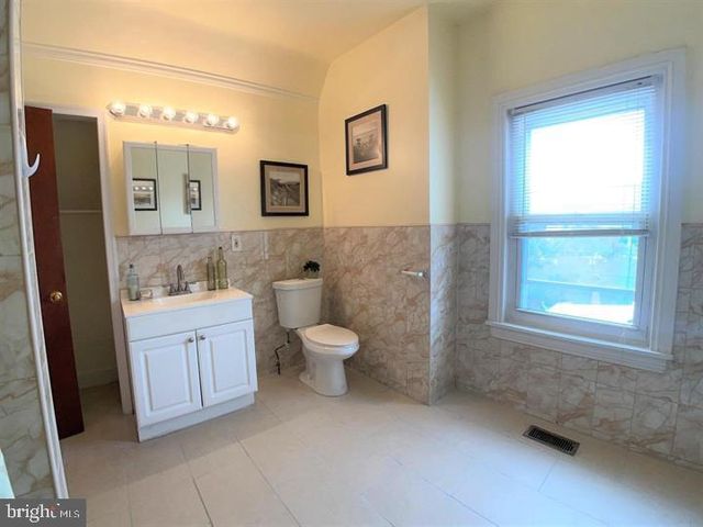 75 HARRY ST, Conshohocken, PA 19428