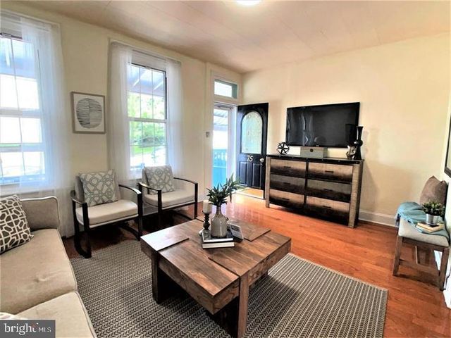 75 HARRY ST, Conshohocken, PA 19428