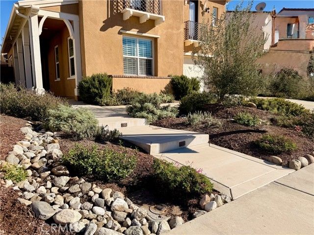 46302 Lone Pine Drive, Temecula, CA 92592