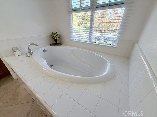 46302 Lone Pine Drive, Temecula, CA 92592