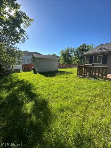 25235 Suwanee Avenue, Oakwood, OH 44146