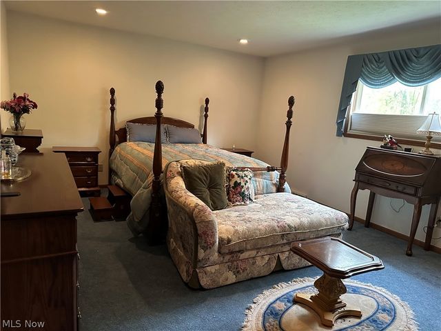 25235 Suwanee Avenue, Oakwood, OH 44146