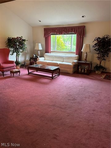 25235 Suwanee Avenue, Oakwood, OH 44146