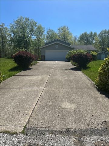 25235 Suwanee Avenue, Oakwood, OH 44146