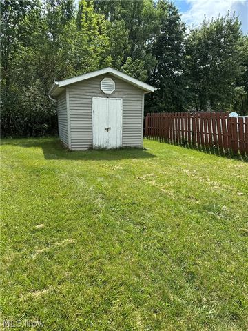 25235 Suwanee Avenue, Oakwood, OH 44146