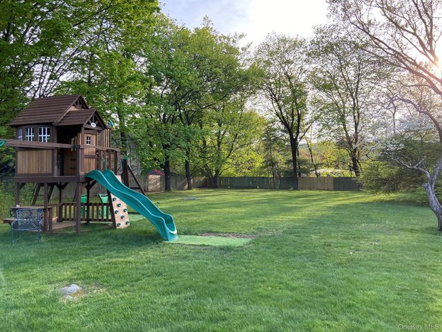 18 Lincoln Avenue, Rye Brook, NY 10573
