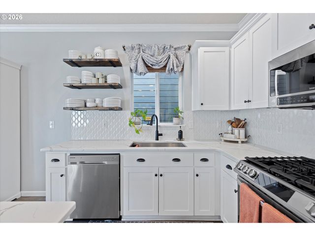 12386 Se YOSEMITE St, Damascus, OR 97089