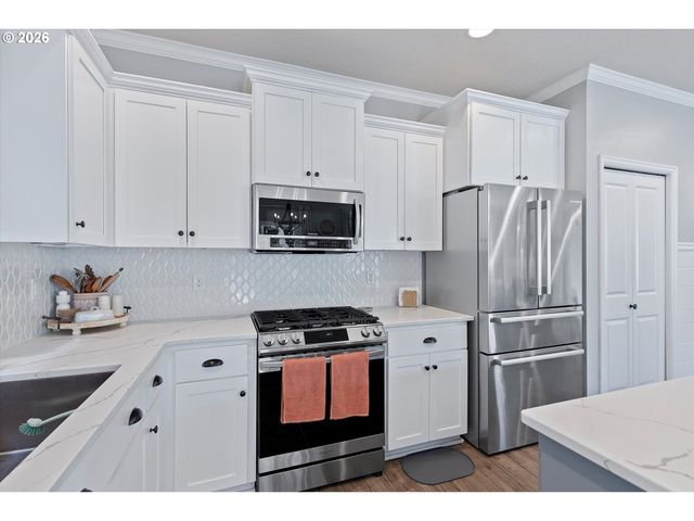 12386 Se YOSEMITE St, Damascus, OR 97089