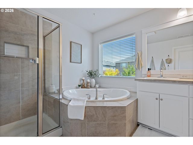 12386 Se YOSEMITE St, Damascus, OR 97089