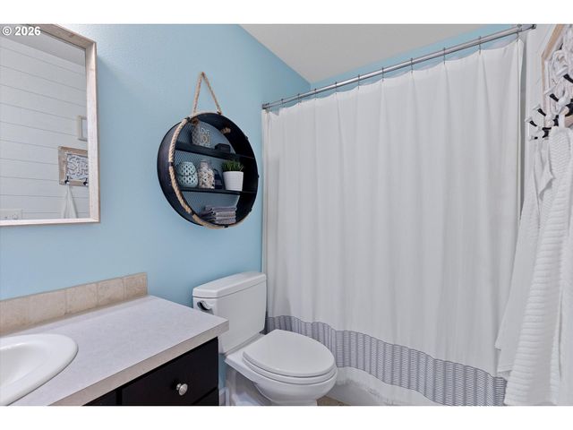 12386 Se YOSEMITE St, Damascus, OR 97089