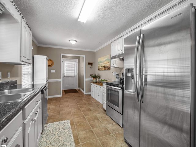 315 Double Bridge Road, Boiling Springs, SC 29316