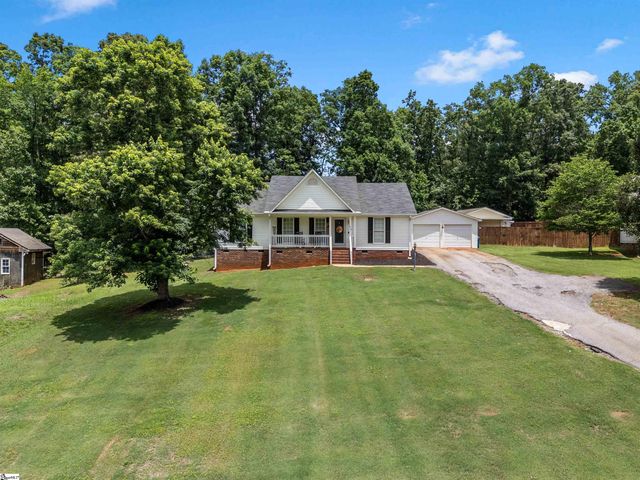315 Double Bridge Road, Boiling Springs, SC 29316