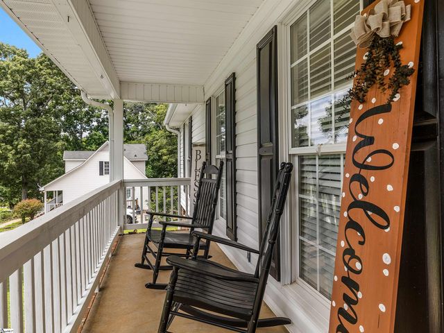 315 Double Bridge Road, Boiling Springs, SC 29316