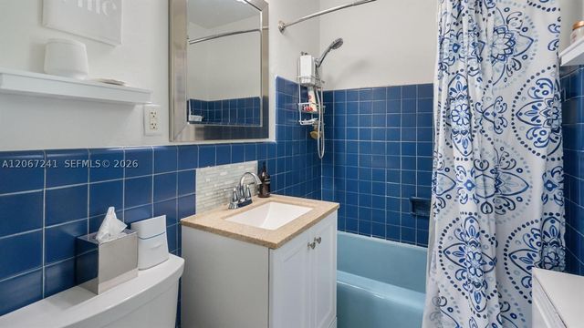 2549 NE 27th Ave, Fort Lauderdale, FL 33305