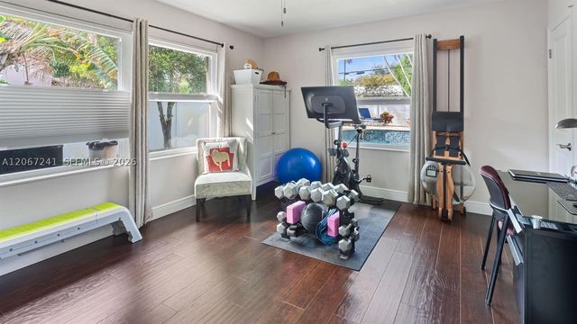 2549 NE 27th Ave, Fort Lauderdale, FL 33305