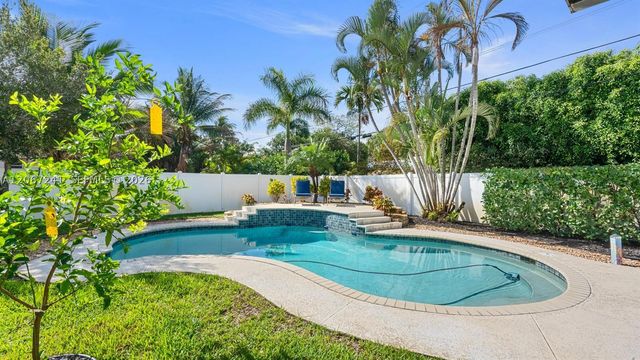 2549 NE 27th Ave, Fort Lauderdale, FL 33305