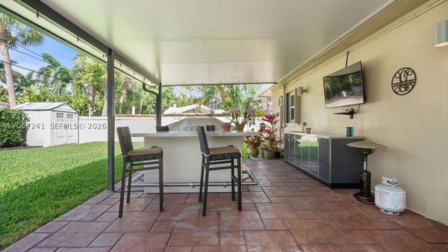2549 NE 27th Ave, Fort Lauderdale, FL 33305