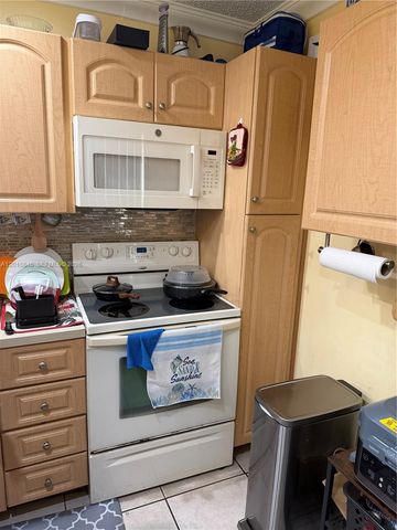 13781 SW 66th St 231B, Miami, FL 33183