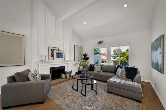 6 N Peregrine Circle, Oak Park, CA 91377