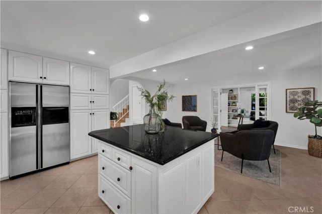 6 N Peregrine Circle, Oak Park, CA 91377