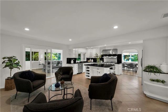 6 N Peregrine Circle, Oak Park, CA 91377