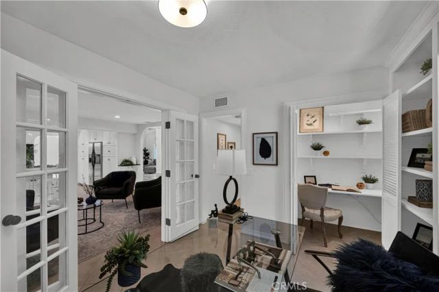 6 N Peregrine Circle, Oak Park, CA 91377