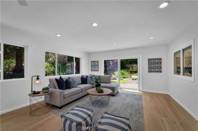 6 N Peregrine Circle, Oak Park, CA 91377