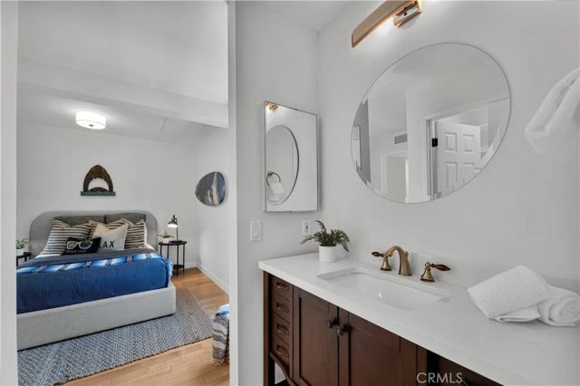 6 N Peregrine Circle, Oak Park, CA 91377