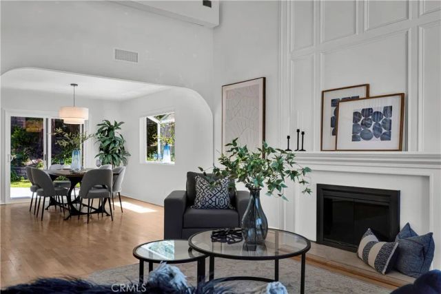 6 N Peregrine Circle, Oak Park, CA 91377