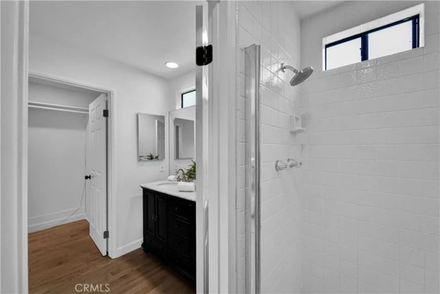 6 N Peregrine Circle, Oak Park, CA 91377