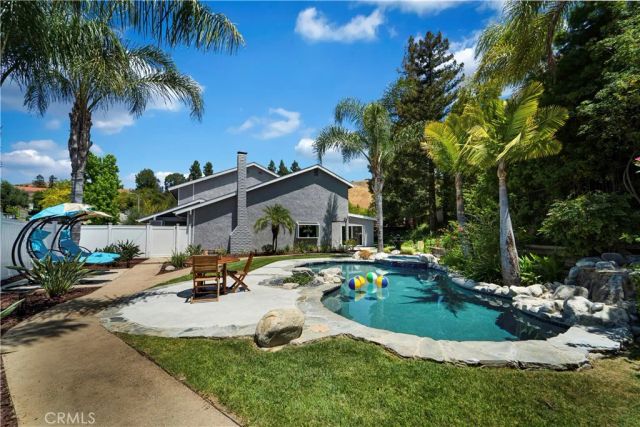 6 N Peregrine Circle, Oak Park, CA 91377