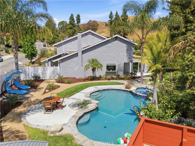 6 N Peregrine Circle, Oak Park, CA 91377